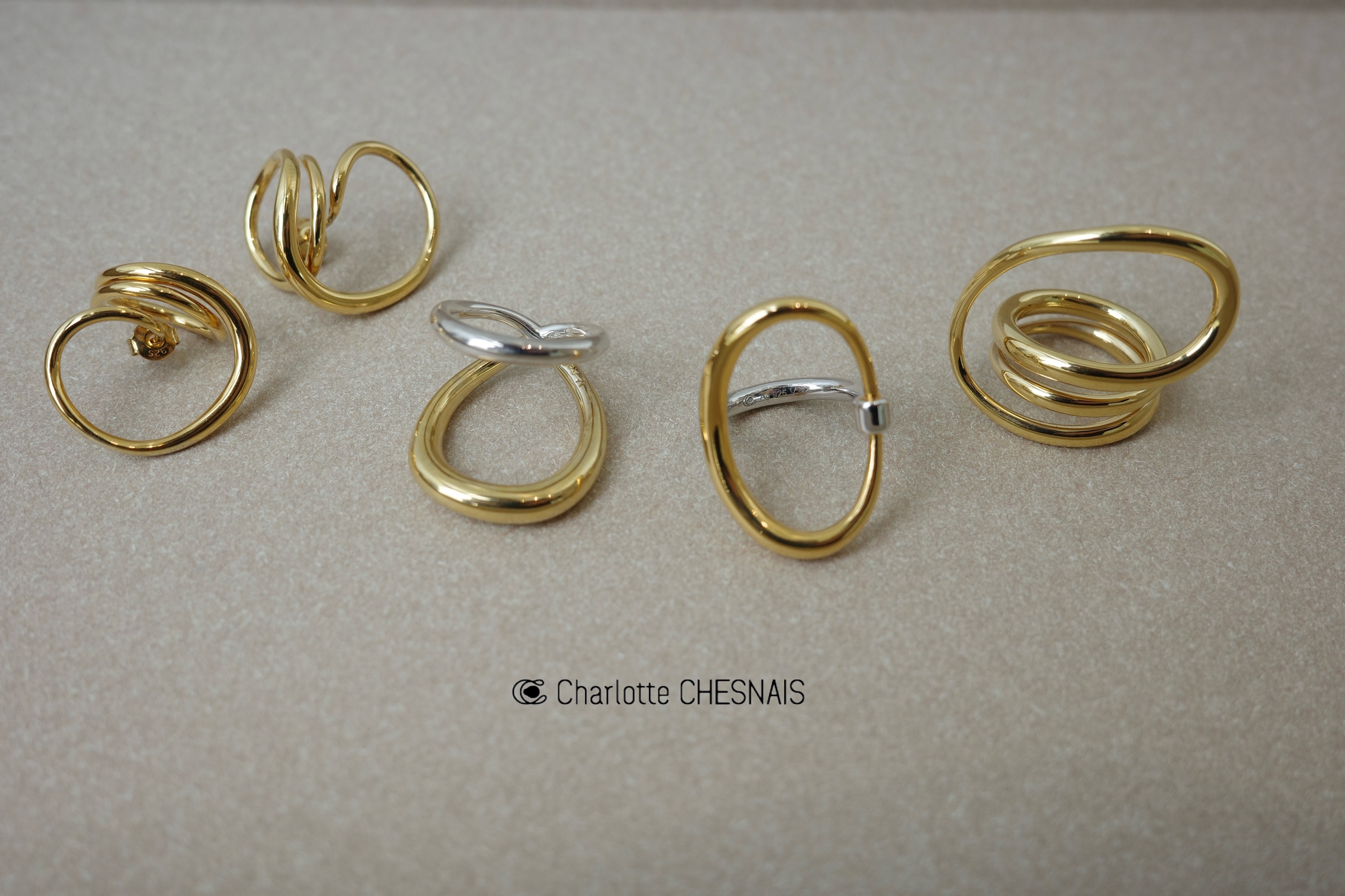今月のPICK UP ITEM「Charlotte CHESNAIS（シャルロット・シェネ）」 