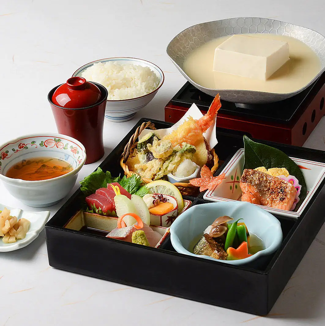何度も食べたくなる珠玉のLUNCH♪　『豆乳出汁の美人豆富と松花堂御膳』